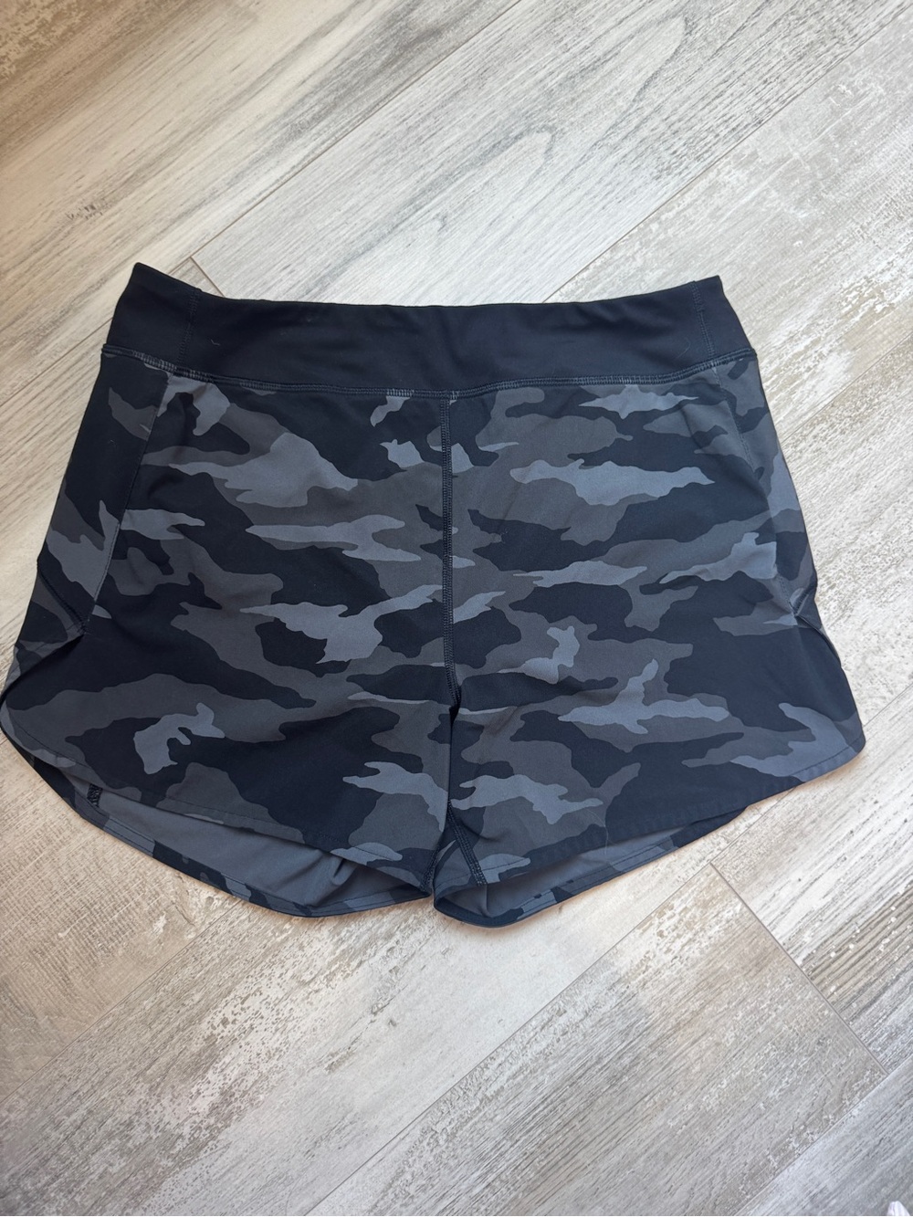 Athleta Girls Black & Gray Camo Active Shorts 16